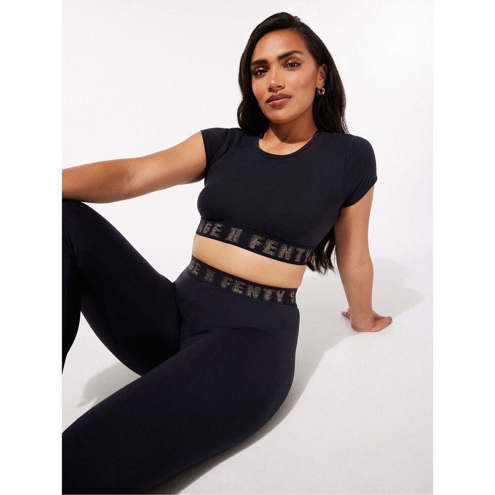 Savage X Fenty Crop Top Women’s Medium Black Forever Savage Short Sleeve